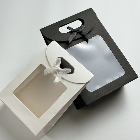 Black & White Handled Gift Bag